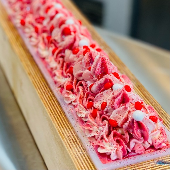 Peppermint Goat Milk & Cream Essential Lather - Picture 4 of 5